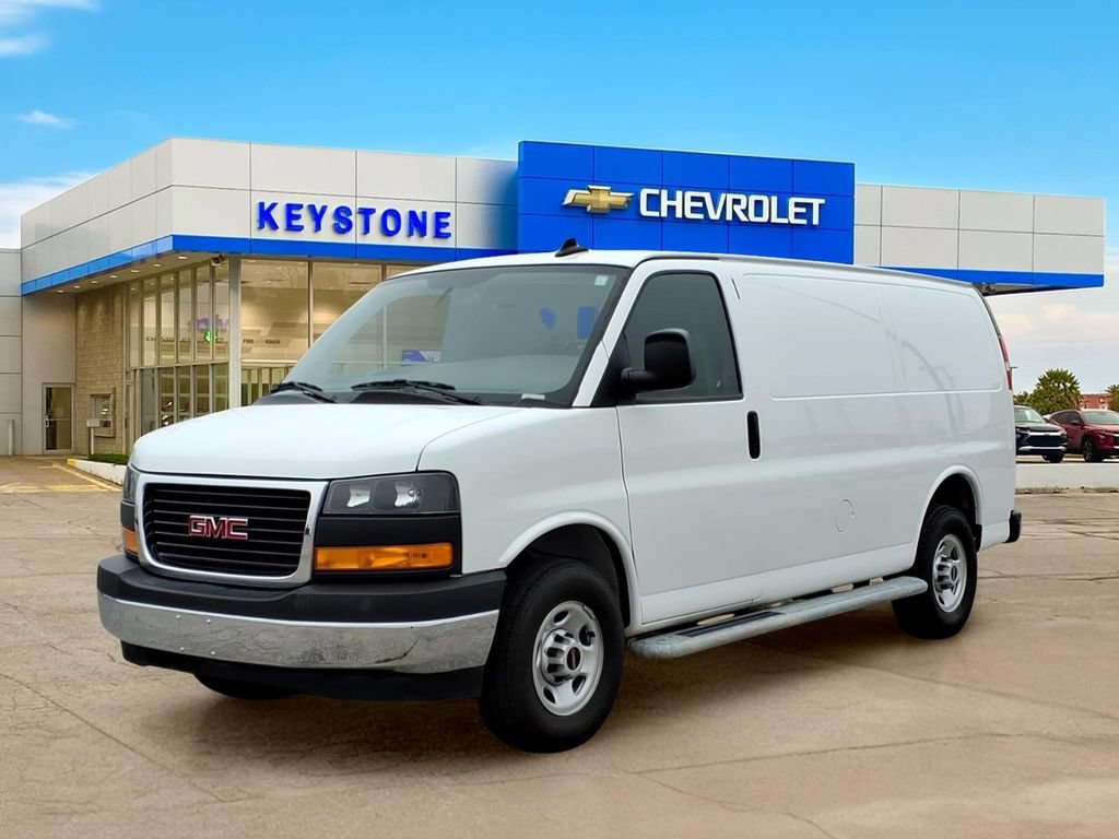 Used 2024 GMC Savana 2500 w/ Driver Convenience Package RWD image 3