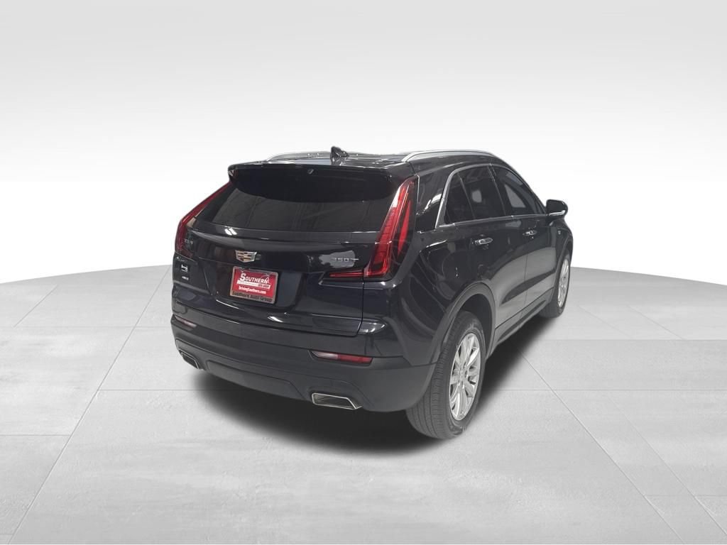 Used 2023 Cadillac XT4 Luxury w/ Cold Weather Package AWD/4WD image 5