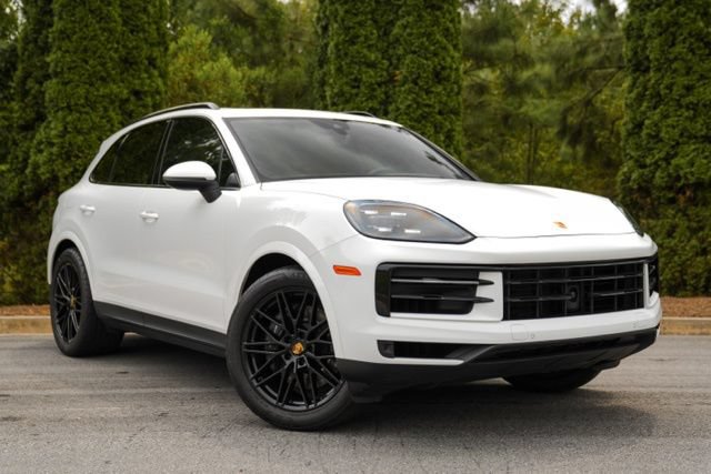 Used 2024 Porsche Cayenne AWD/4WD image 5