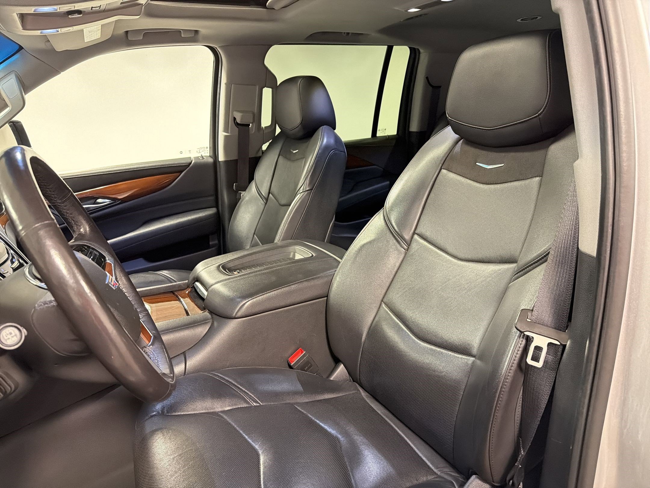 Used 2020 Cadillac Escalade ESV Luxury image 23