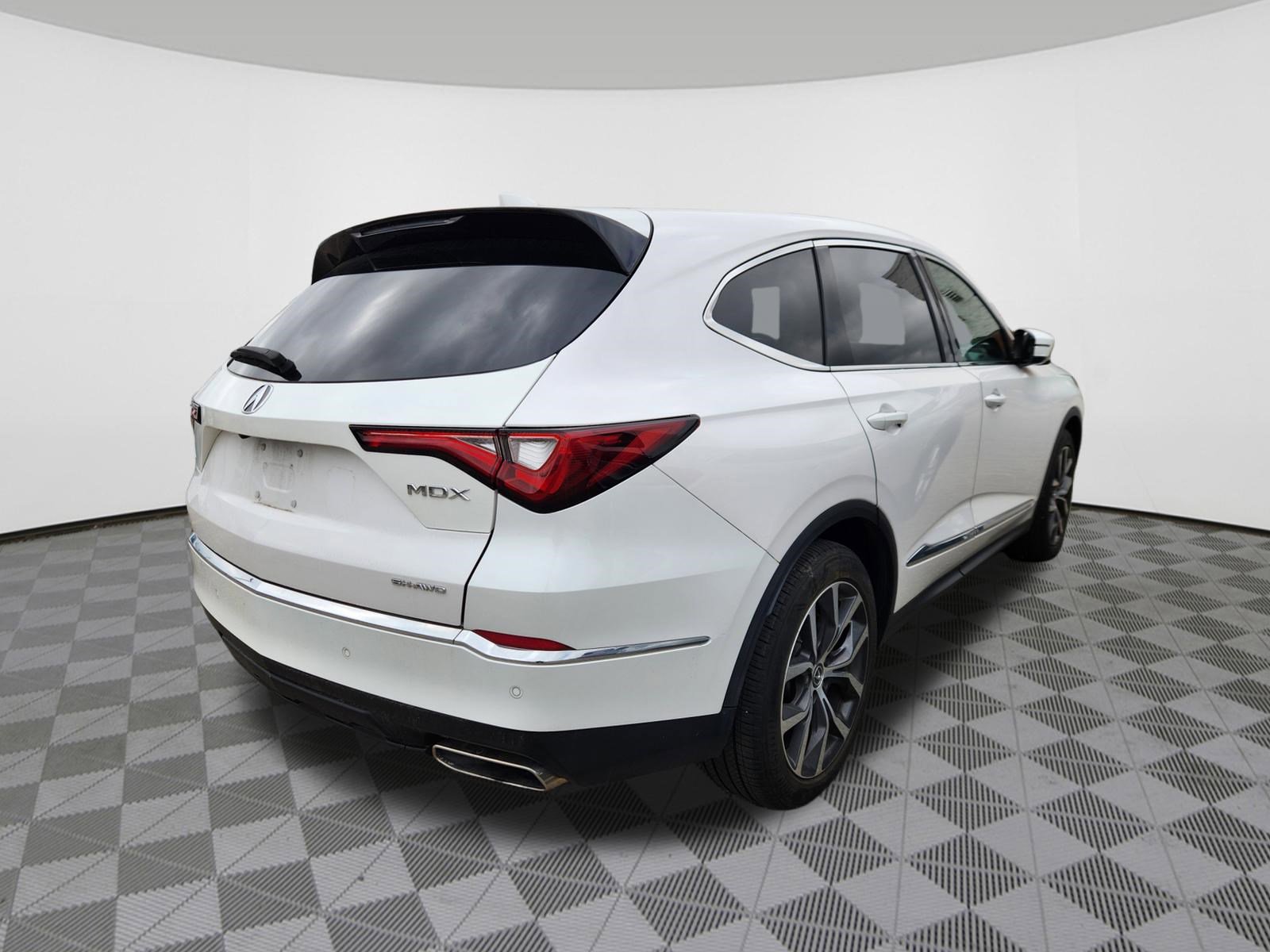 Used 2023 Acura MDX SH-AWD w/ Technology Package image 4