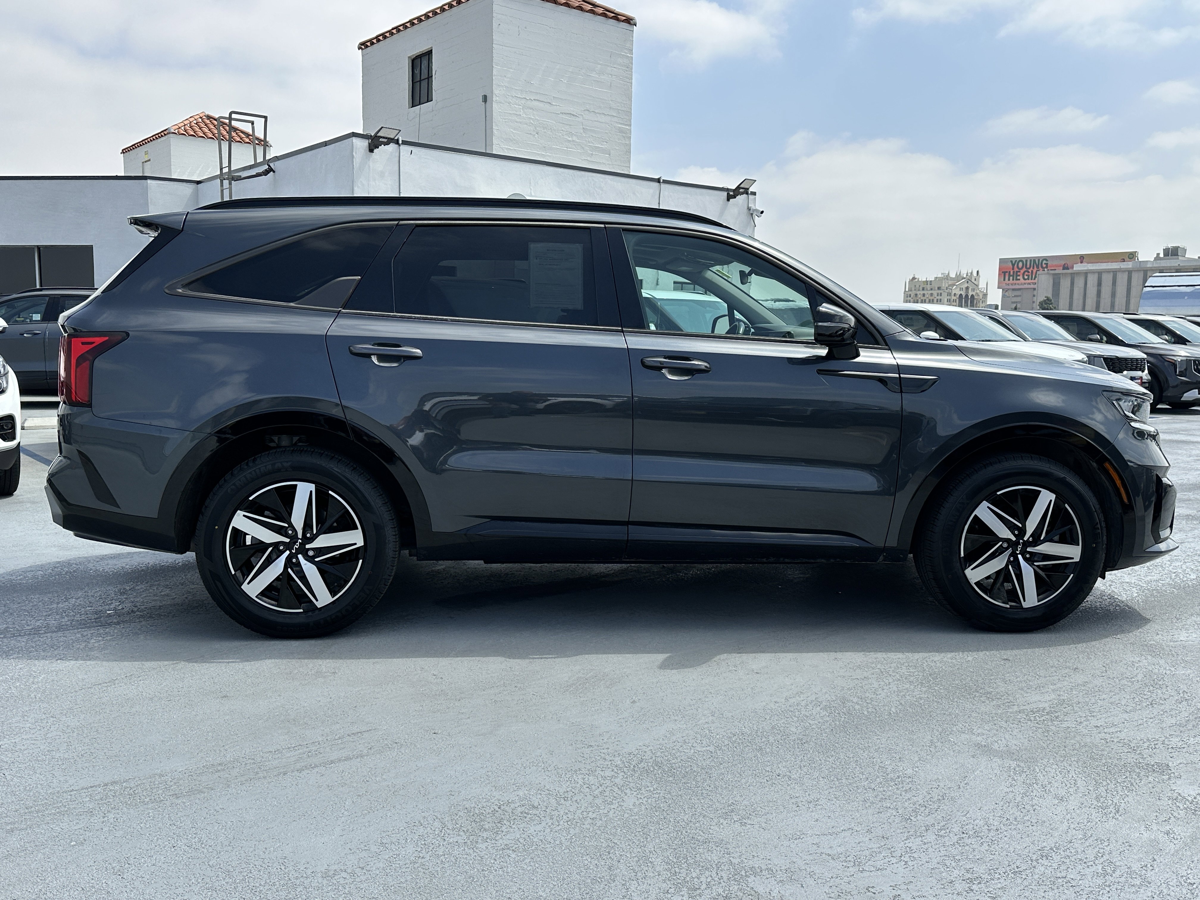 Used 2022 Kia Sorento S w/ Panoramic Sunroof Package FWD image 9