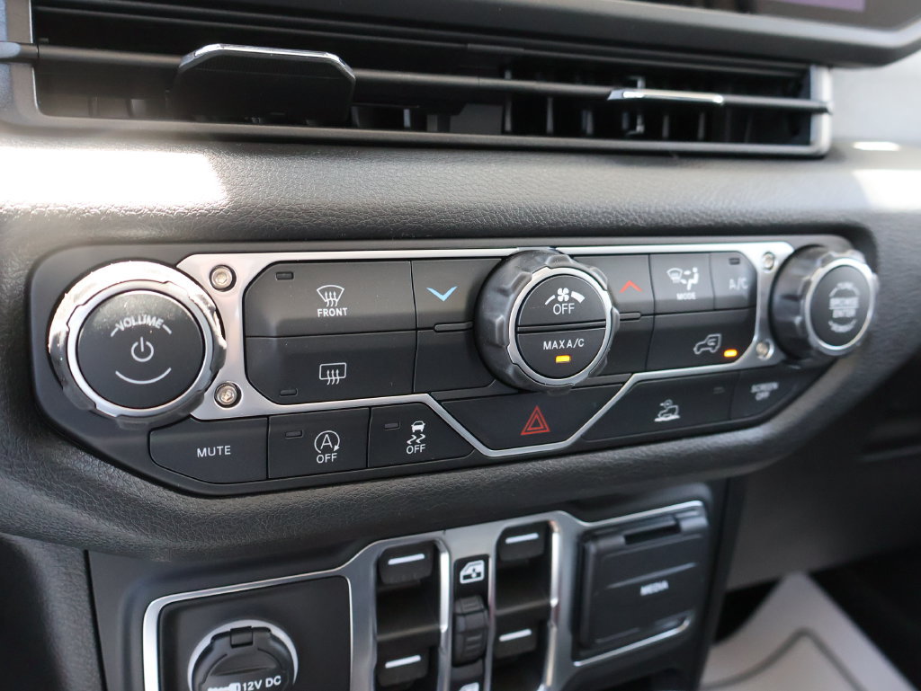 New 2026 Jeep Gladiator Sport AWD/4WD image 35