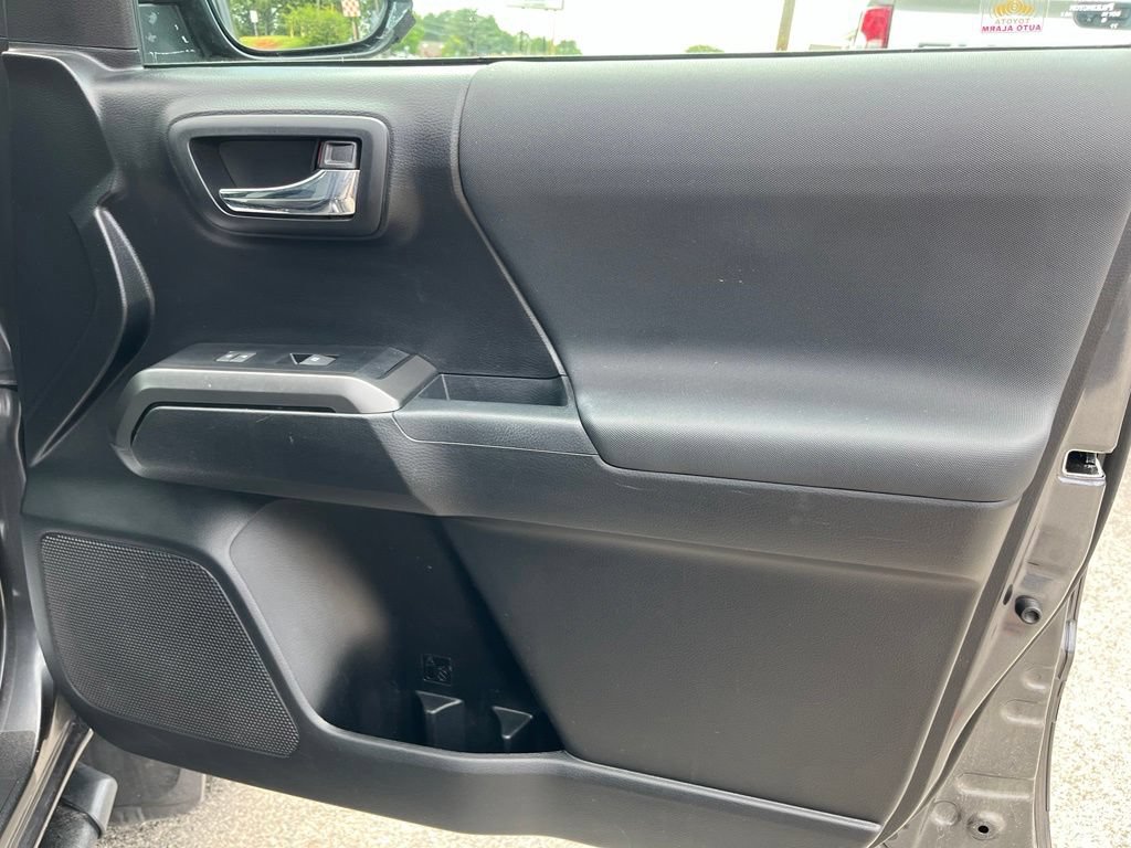 Used 2021 Toyota Tacoma TRD Sport AWD/4WD image 34