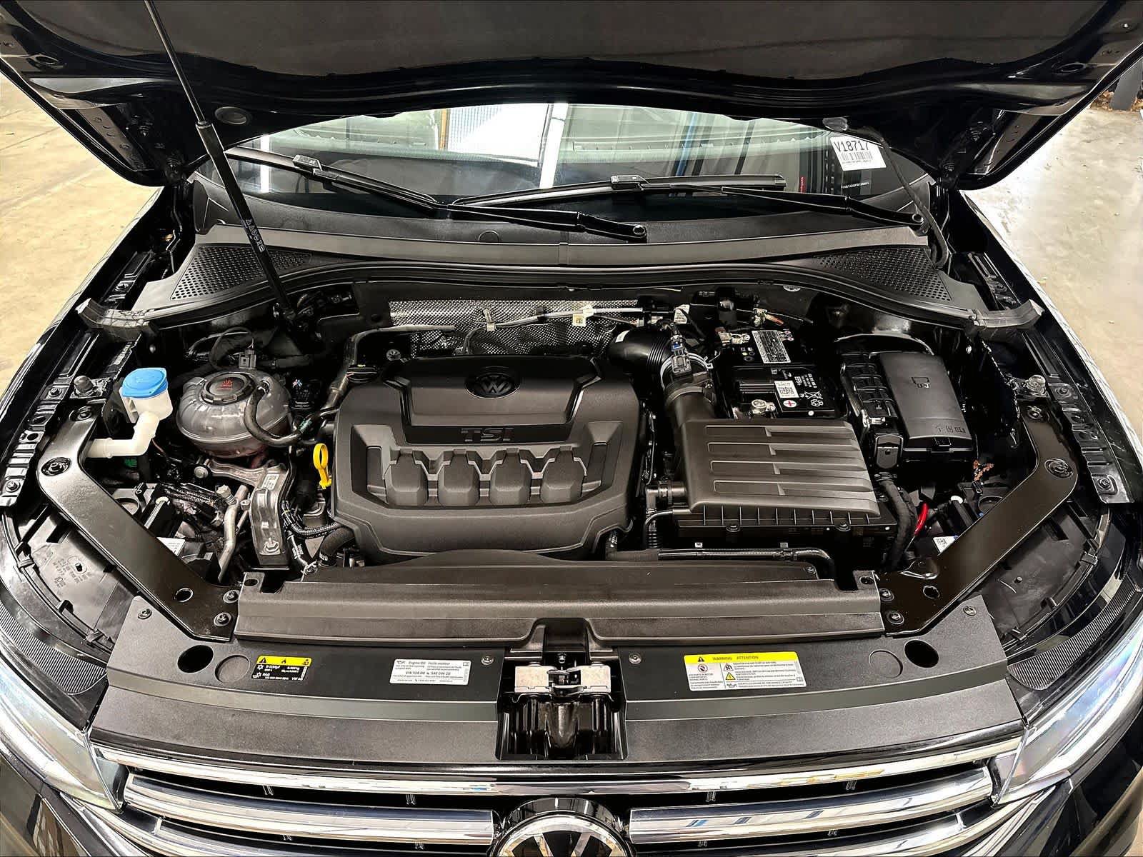 Used 2023 Volkswagen Tiguan SE w/ Panoramic Sunroof Package FWD image 33