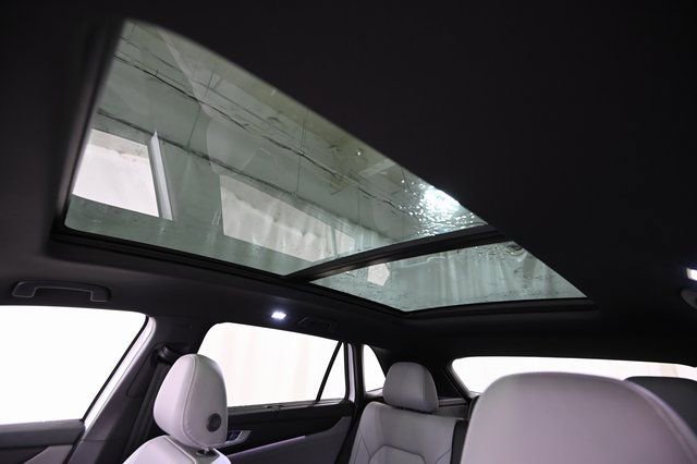 New 2025 Volkswagen Atlas Cross Sport SEL image 24