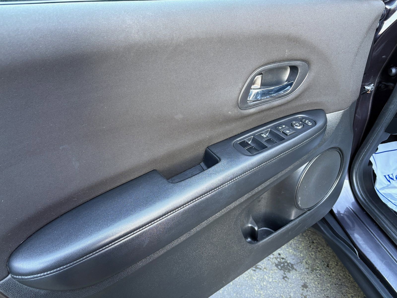 Used 2016 Honda HR-V LX image 16