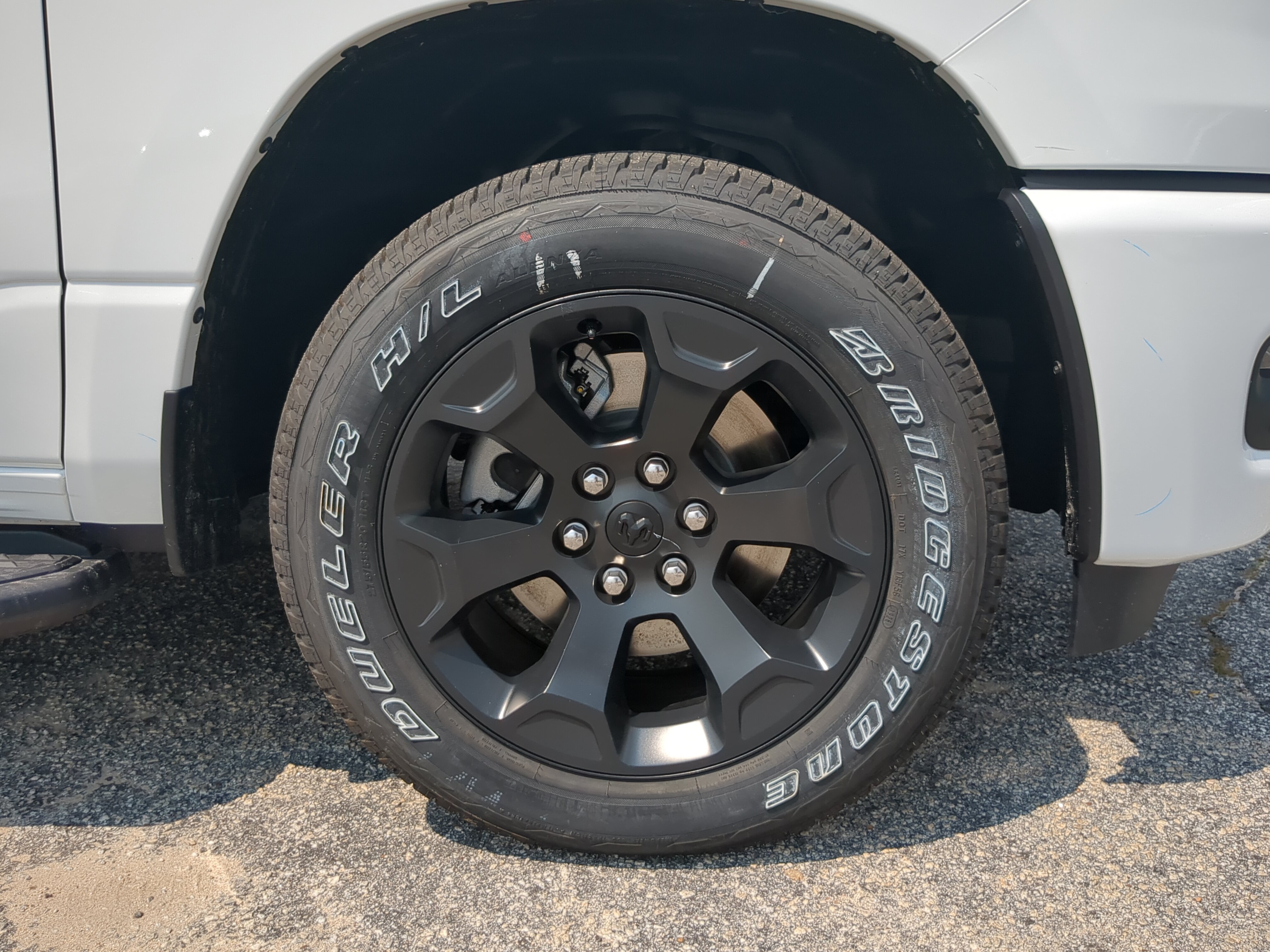New 2026 RAM 1500 Express AWD/4WD image 9