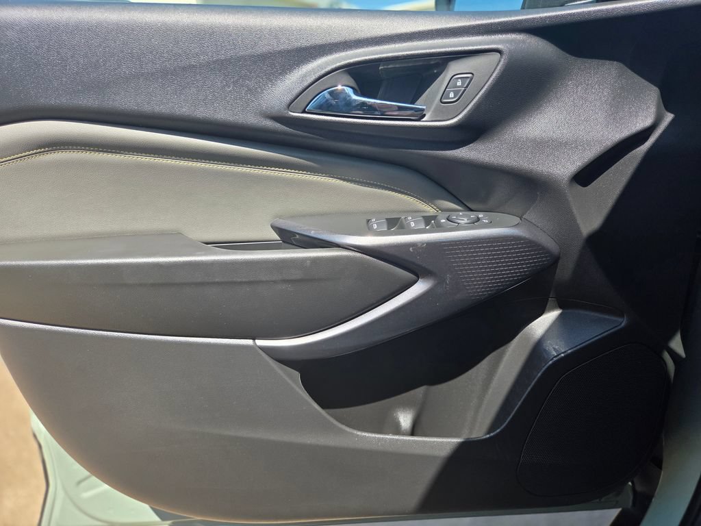 Used 2026 Chevrolet Trax ACTIV FWD image 27