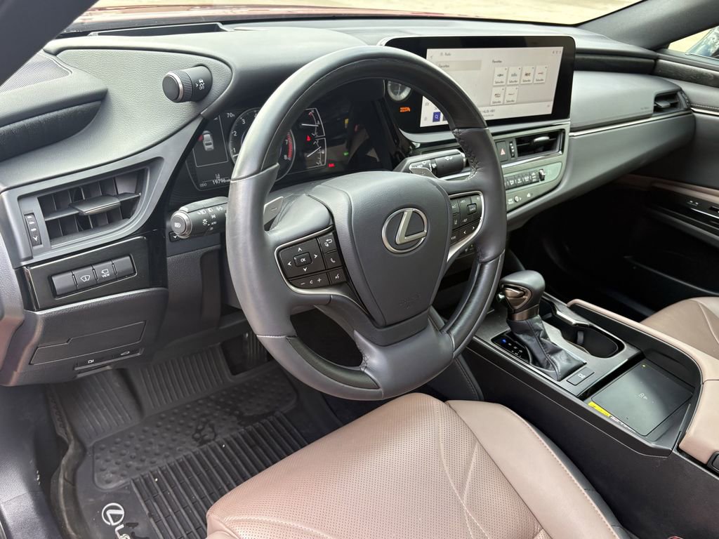 Used 2023 Lexus ES 350 Ultra Luxury w/ Accessory Package (Z2) image 14