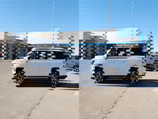 New 2026 Chevrolet Suburban High Country w/ Sun And Tow Package image 7