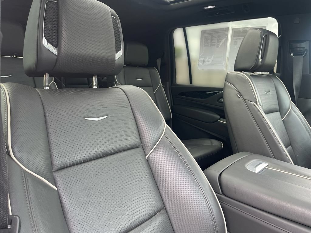 Used 2024 Cadillac Escalade ESV Sport AWD/4WD image 44