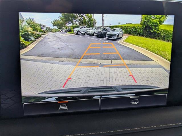 Used 2023 GMC Yukon XL SLT RWD image 14