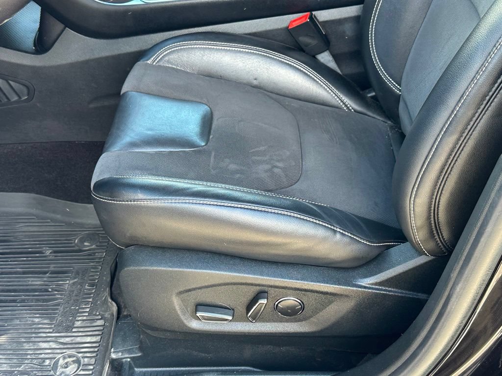 Used 2019 Ford Edge ST w/ Equipment Group 401A AWD/4WD image 14