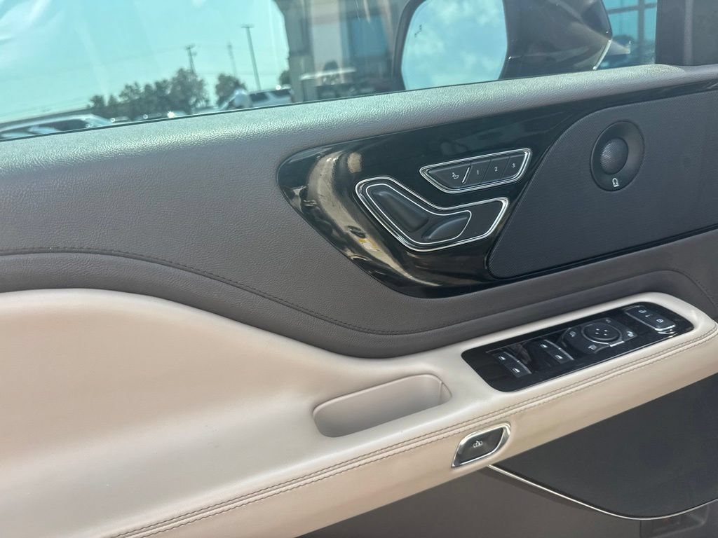 Used 2020 Lincoln Aviator Reserve w/ Equipment Group 201A AWD/4WD image 12