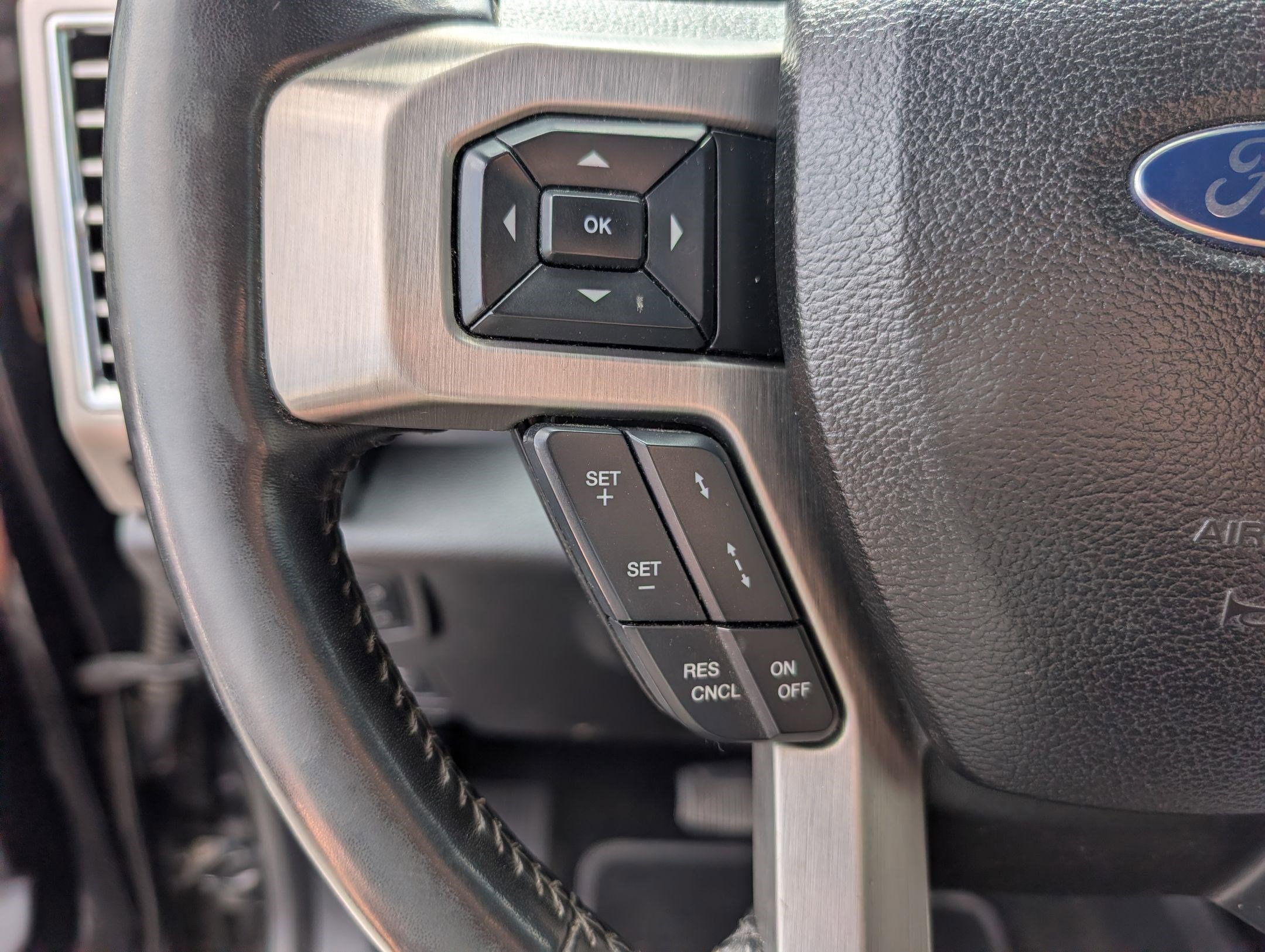 Used 2017 Ford F350 Platinum w/ Platinum Ultimate Package AWD/4WD image 19