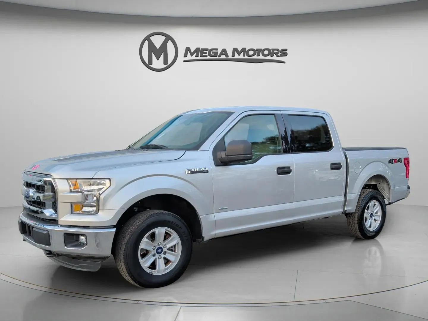 Used 2015 Ford F150 XLT AWD/4WD image 2