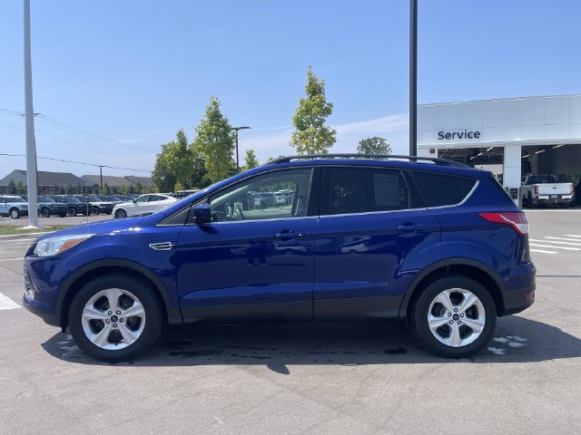 Used 2016 Ford Escape SE w/ Equipment Group 201A FWD image 2