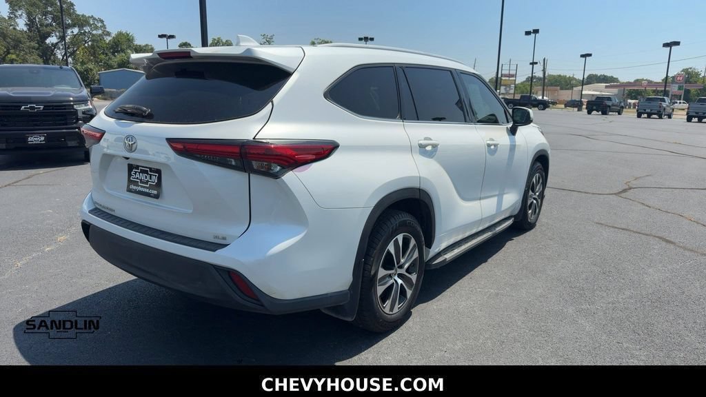 Used 2022 Toyota Highlander XLE FWD image 7