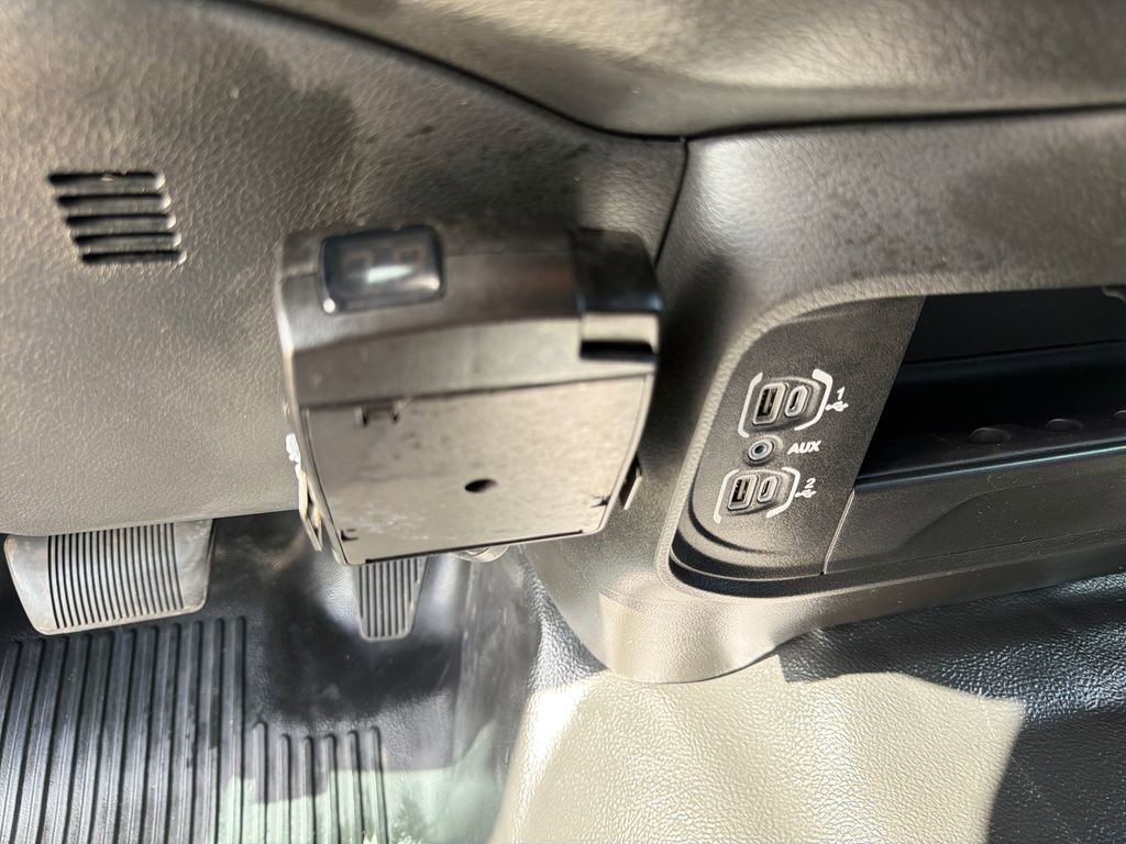 Used 2023 RAM 2500 Tradesman w/ Chrome Appearance Group image 32