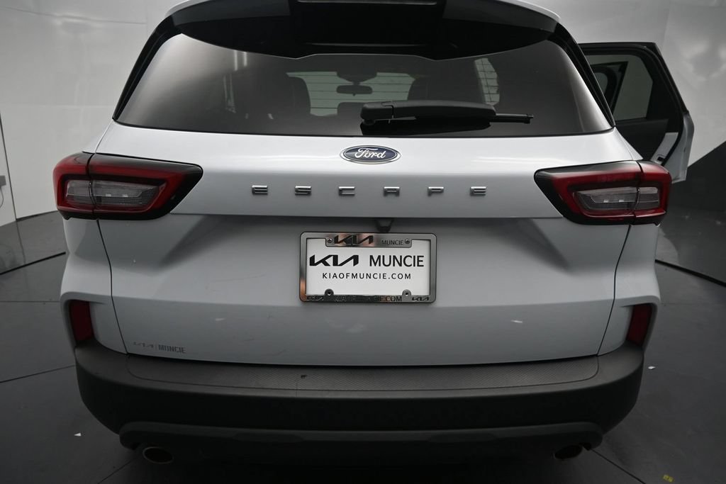 Used 2025 Ford Escape ST-Line FWD image 9