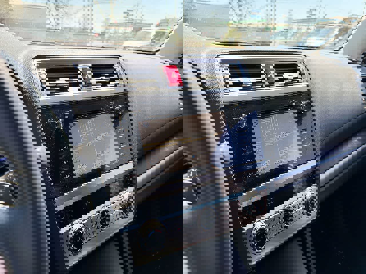 Used 2017 Subaru Outback 3.6R Limited image 32