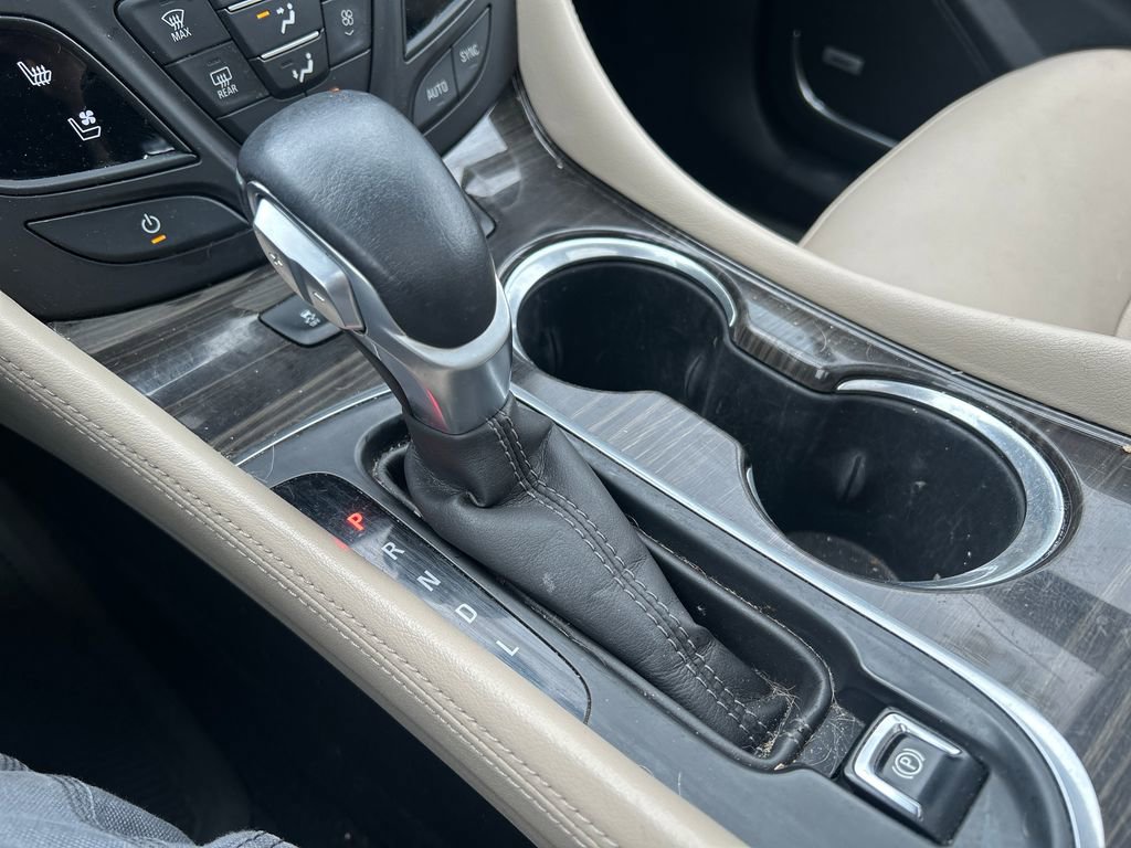 Used 2019 Buick Envision Premium w/ Driver Confidence Package AWD/4WD image 17