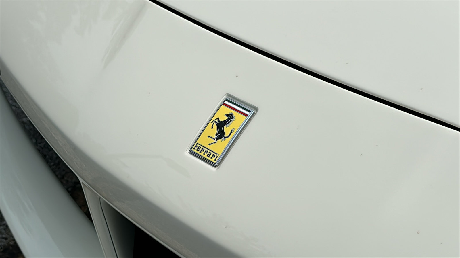 Used 2017 Ferrari 488 GTB RWD image 4