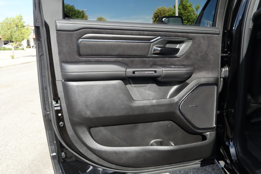 Used 2024 RAM 2500 Limited AWD/4WD image 32