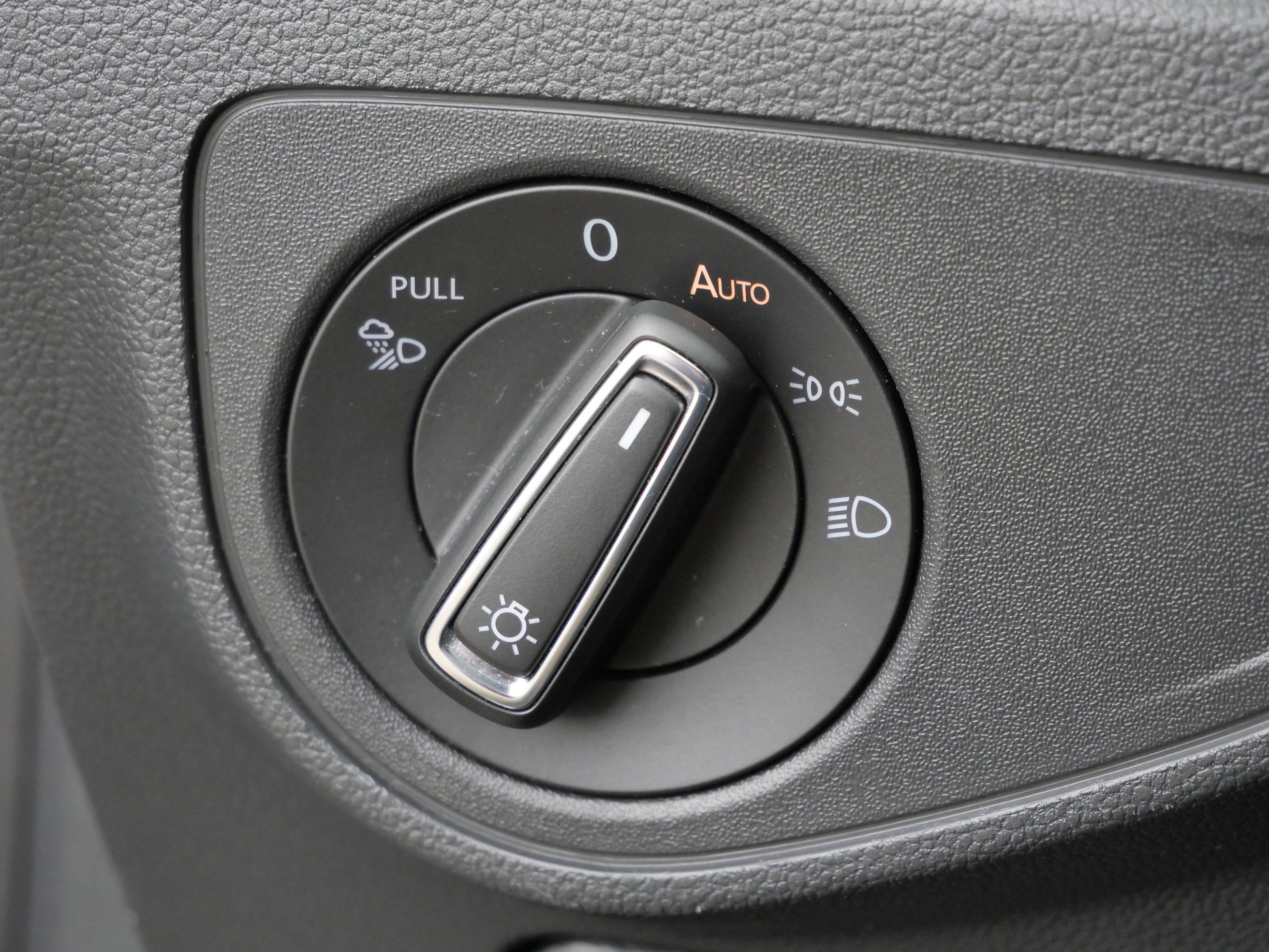 Certified 2023 Volkswagen Atlas Cross Sport SEL Premium R-Line image 21