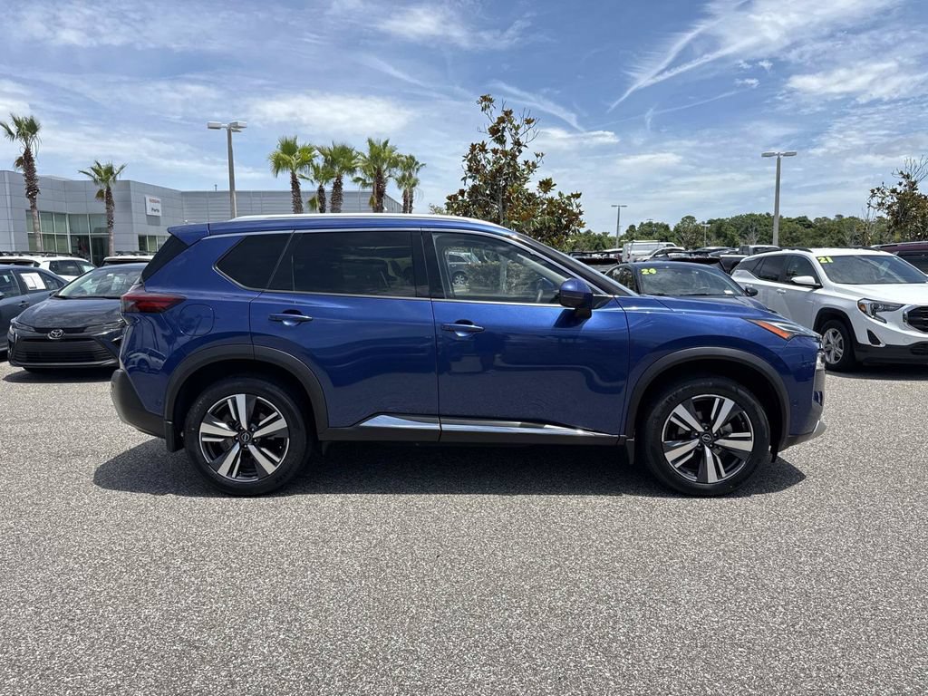 Certified 2023 Nissan Rogue Platinum w/ Platinum Premium Package FWD image 2
