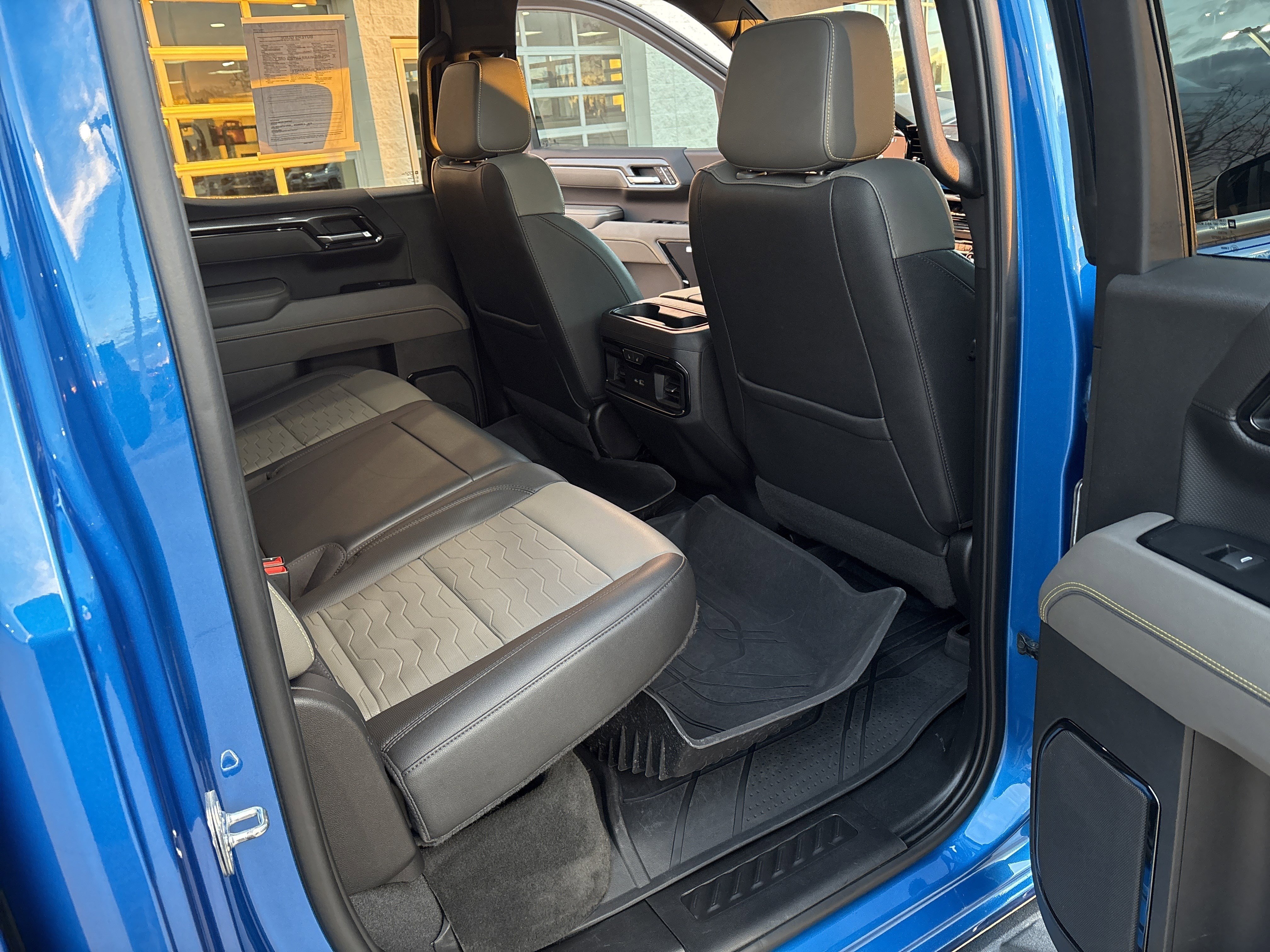 Used 2022 Chevrolet Silverado 1500 ZR2 w/ Technology Package image 13