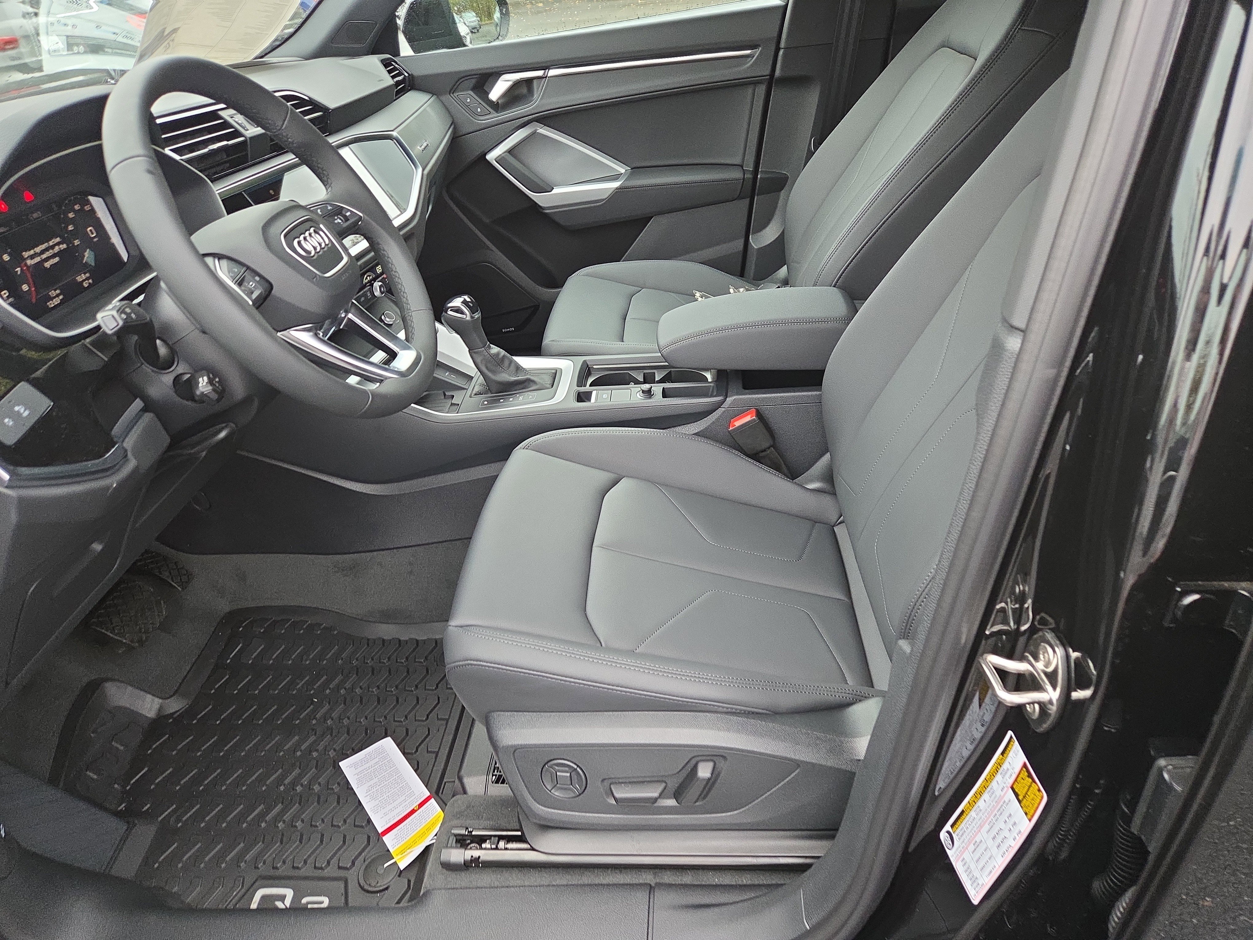 New 2025 Audi Q3 2.0T Premium image 4