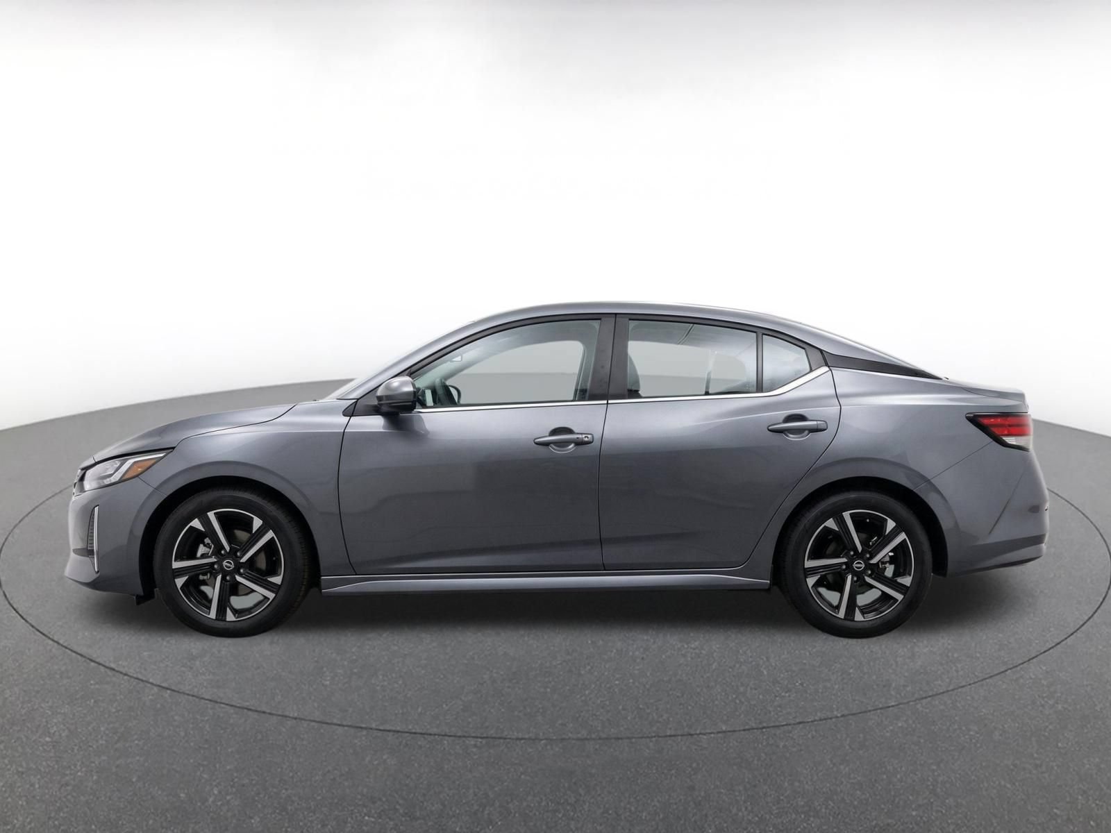 Used 2025 Nissan Sentra SV FWD image 4