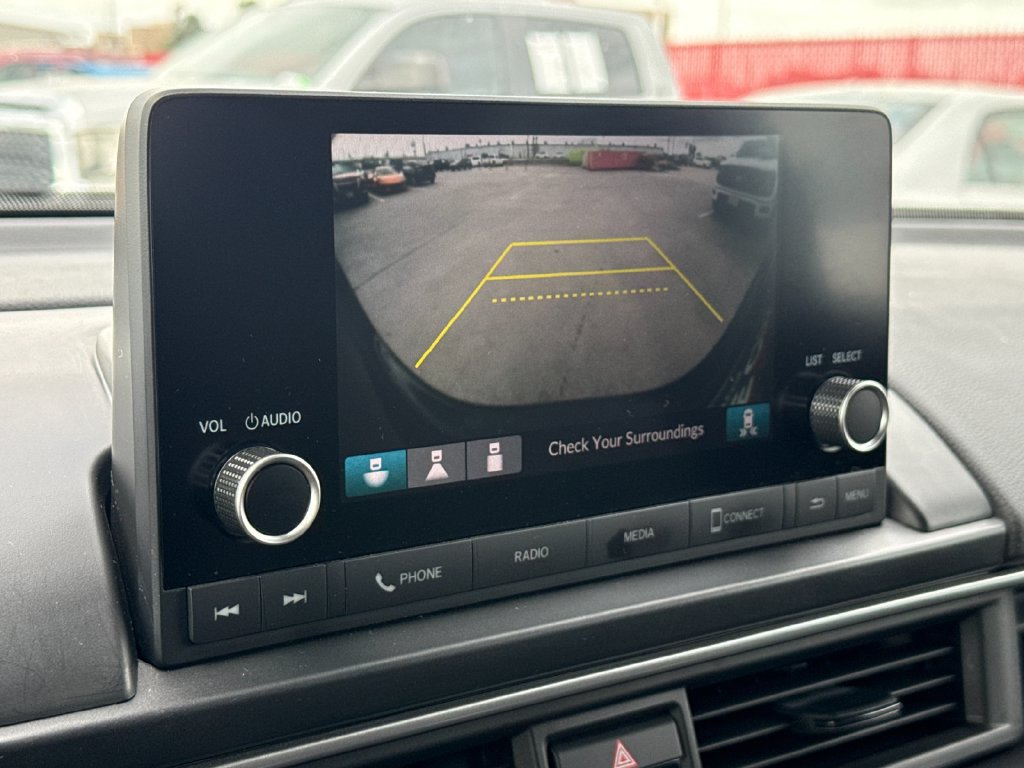 Used 2025 Honda Pilot Sport image 19