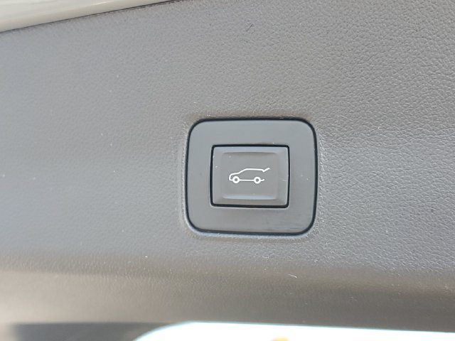 Certified 2024 Chevrolet TrailBlazer LT w/ Convenience Package FWD image 8