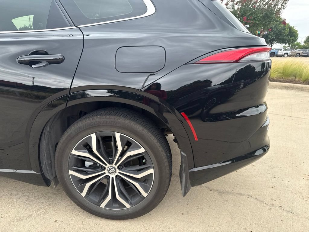 Used 2025 Toyota Crown Signia AWD/4WD image 3
