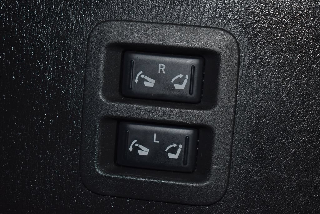 Used 2023 Nissan Armada Platinum w/ Captain's Chairs Package AWD/4WD image 47