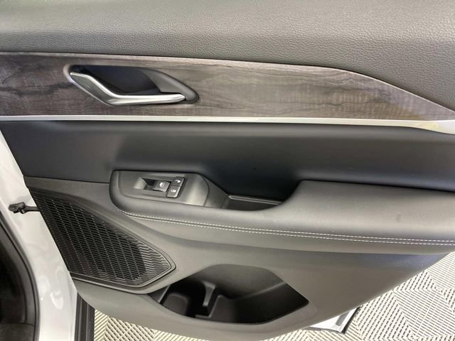 Used 2025 Jeep Grand Cherokee Limited AWD/4WD image 25
