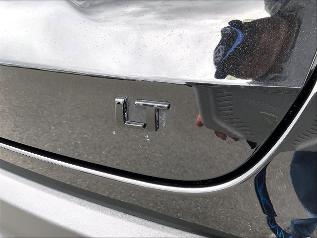 Used 2025 Chevrolet Trax LT w/ Sunroof Package FWD image 20