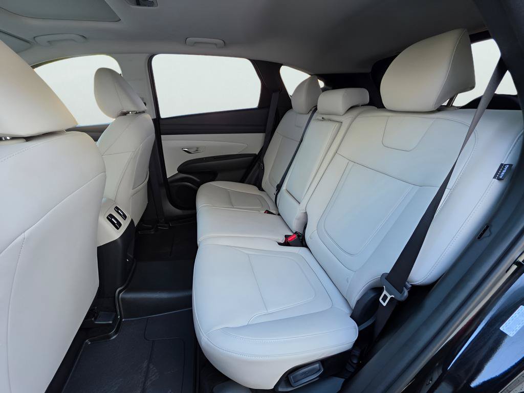 Used 2025 Hyundai Tucson SEL FWD image 16