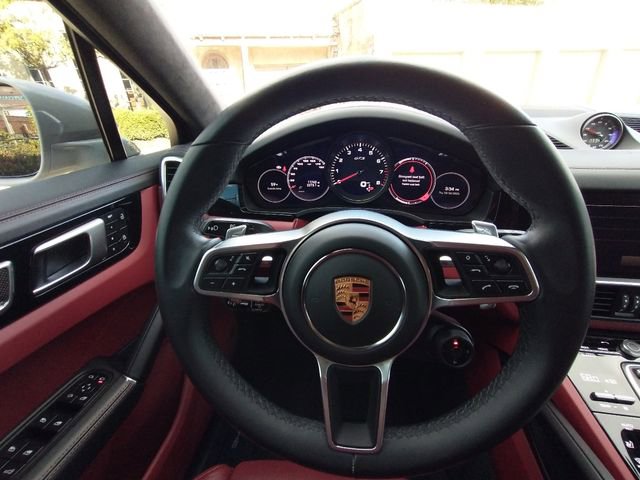 Used 2022 Porsche Cayenne GTS image 28