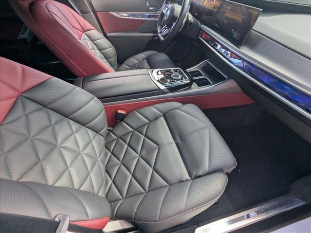 Certified 2025 BMW 740i w/ Premium Package image 22