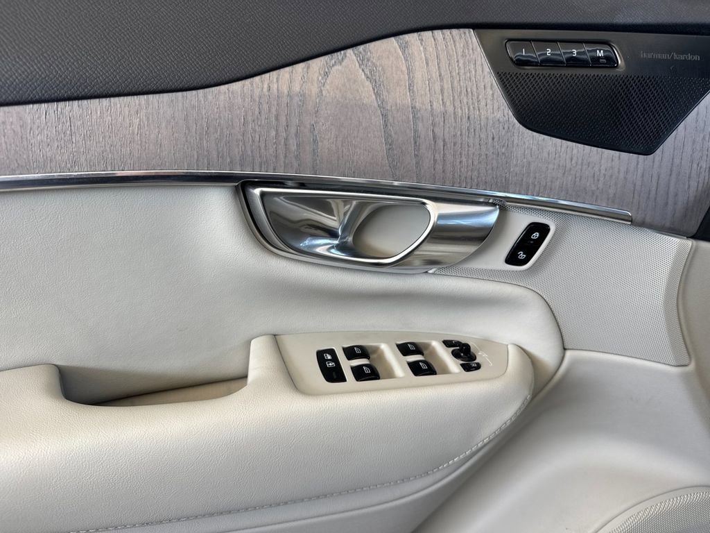 Certified 2023 Volvo XC90 T8 Plus w/ Protection Package Premier image 10