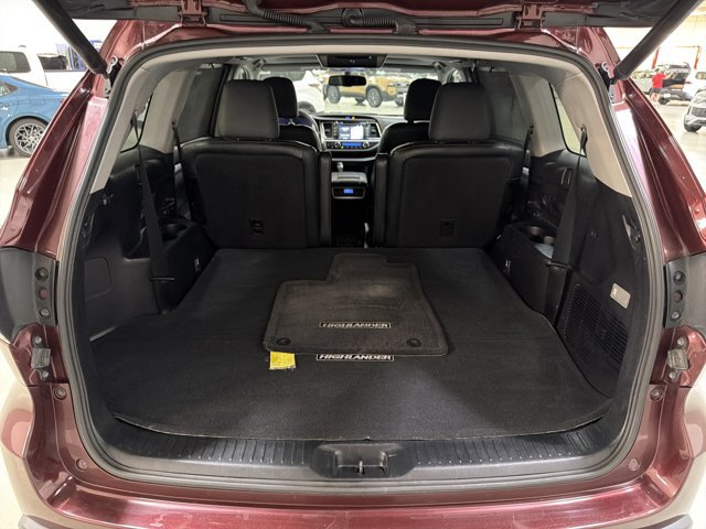 Used 2014 Toyota Highlander XLE AWD/4WD image 12
