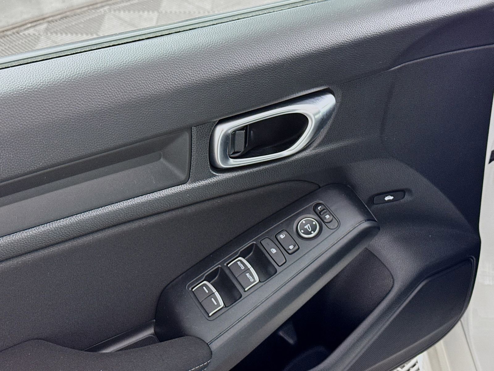 Used 2025 Honda Civic Sport image 12