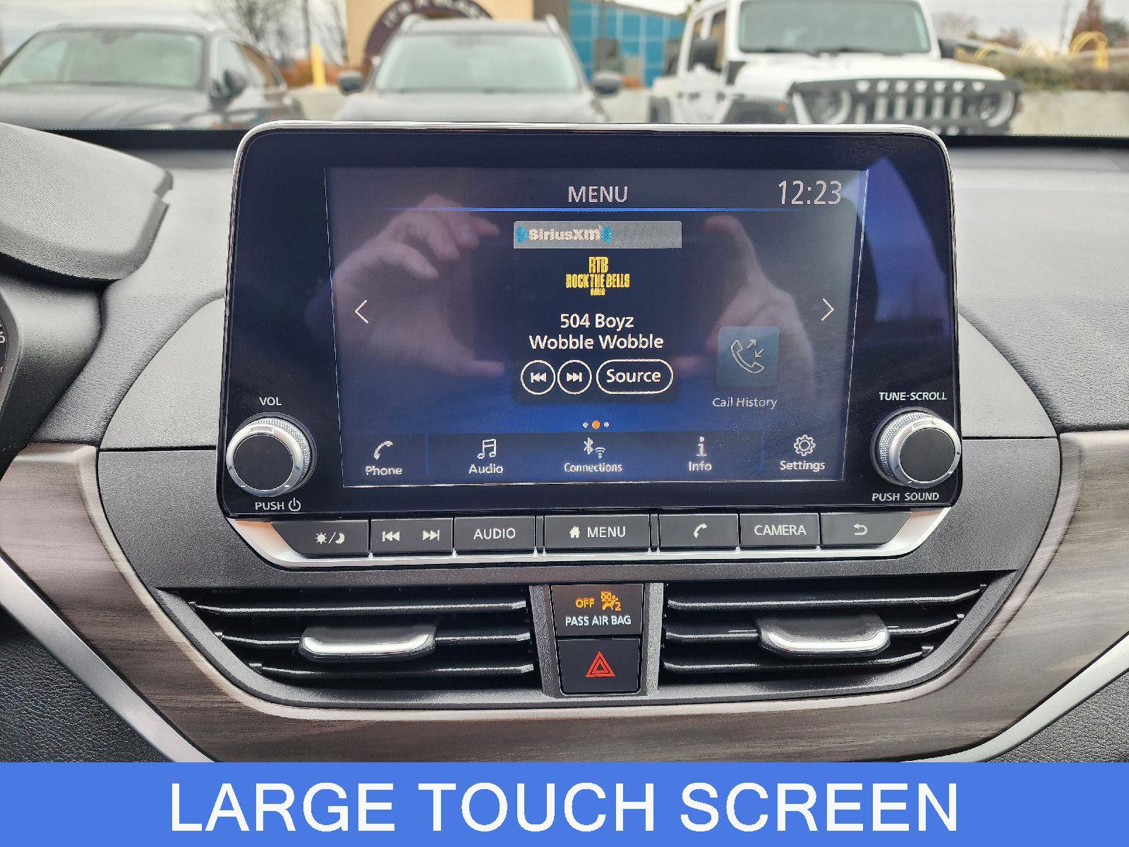 Used 2024 Nissan Altima 2.5 SV image 12