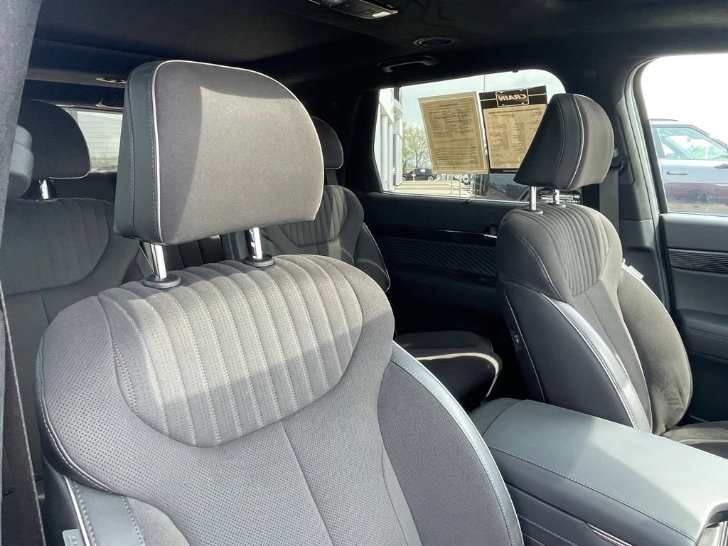 Used 2025 Hyundai Palisade Calligraphy image 24