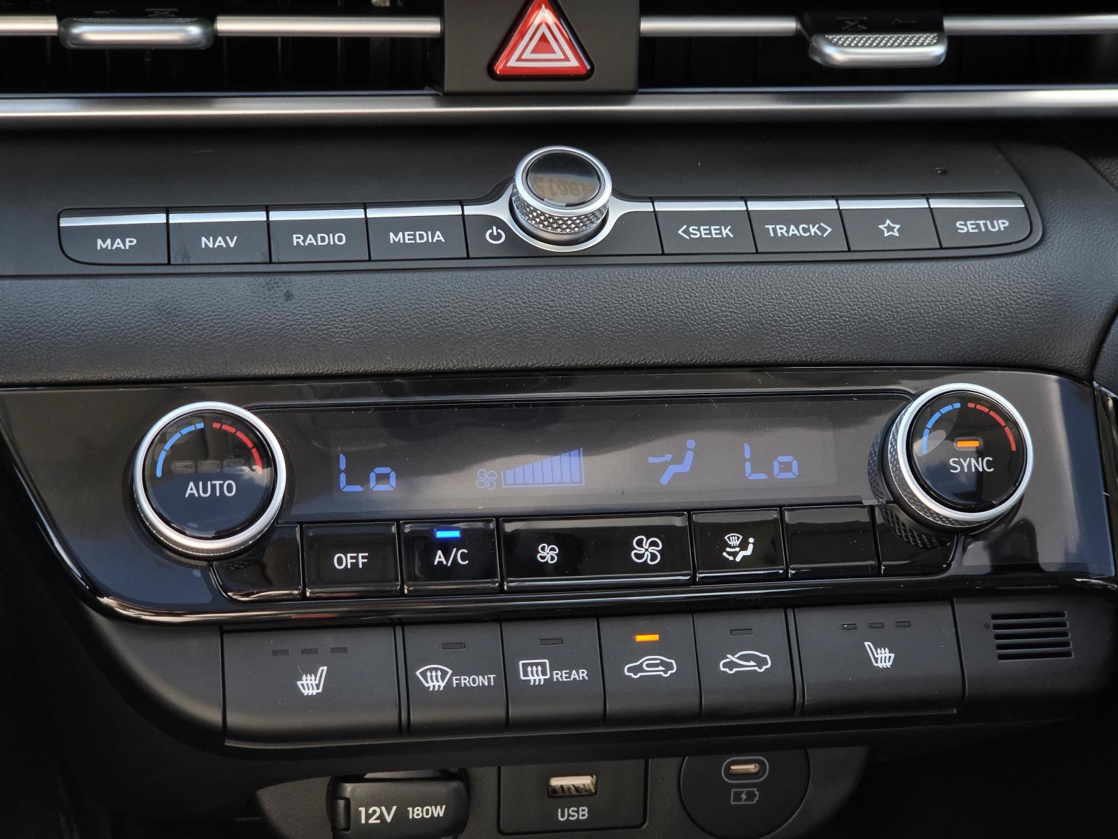New 2026 Hyundai Elantra Limited FWD image 19