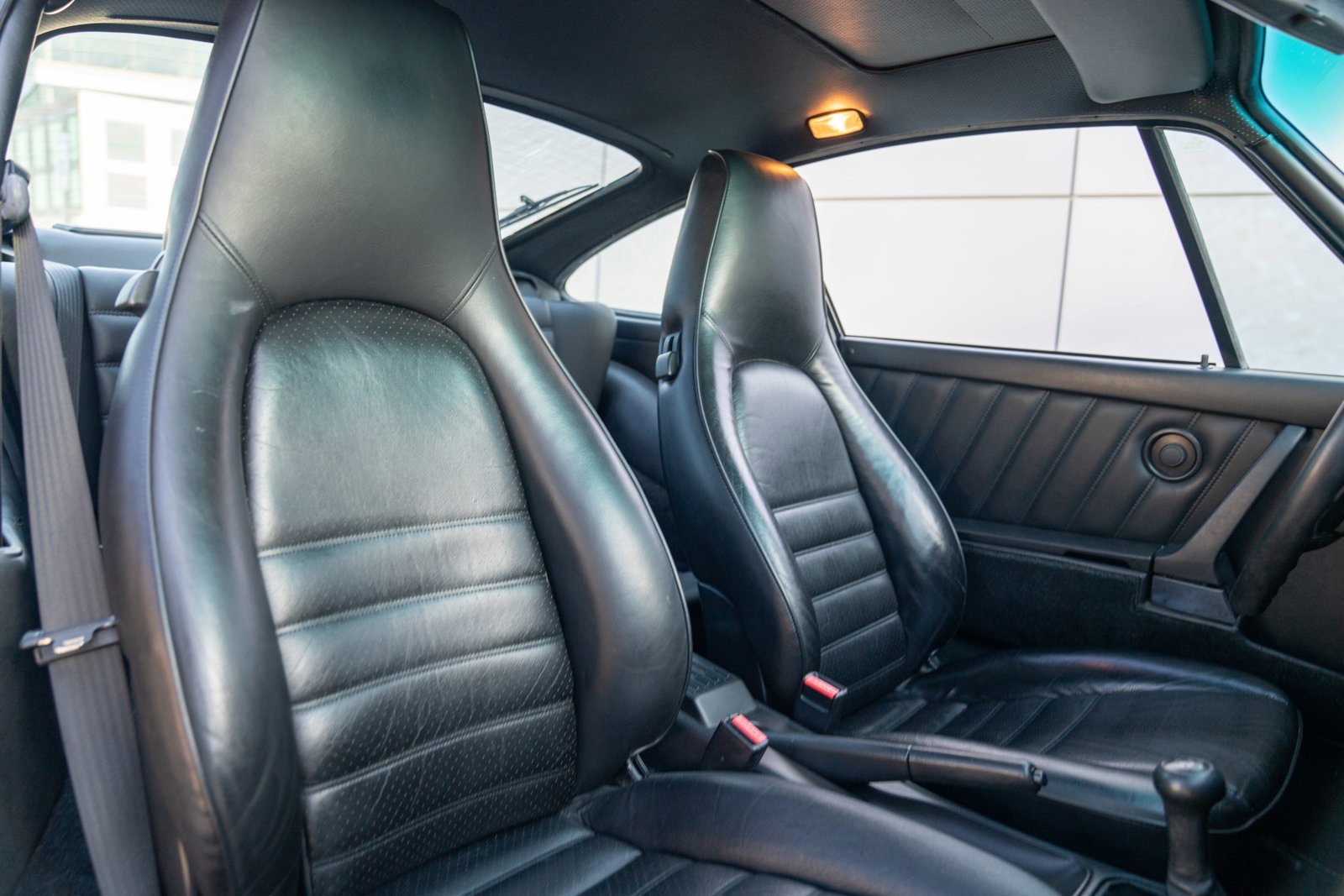 Used 1989 Porsche 911 Carrera 4 image 24